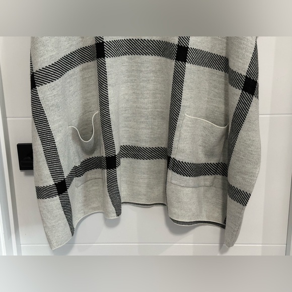 Ricki's: Women’s Plaid Poncho - Size XL - Picture 2 of 7